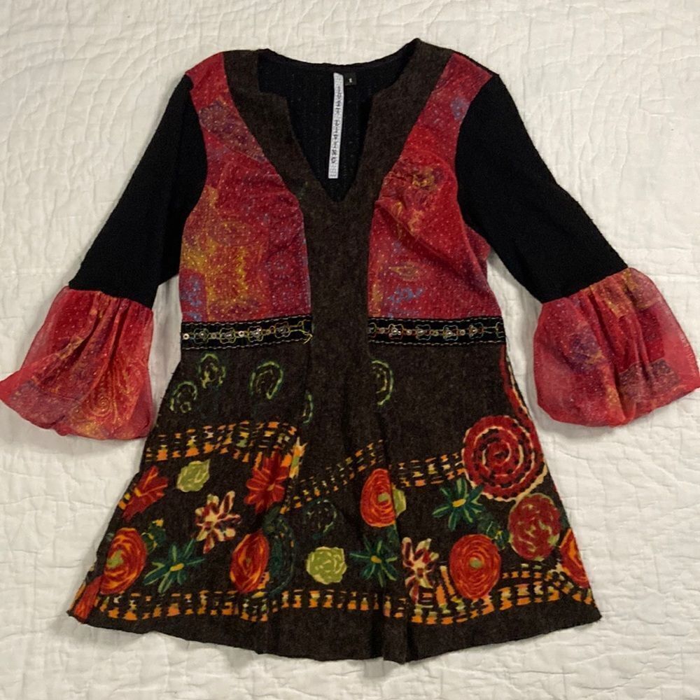 Just Living Floral Knit Long Sleeve V Neck Shirt size 1